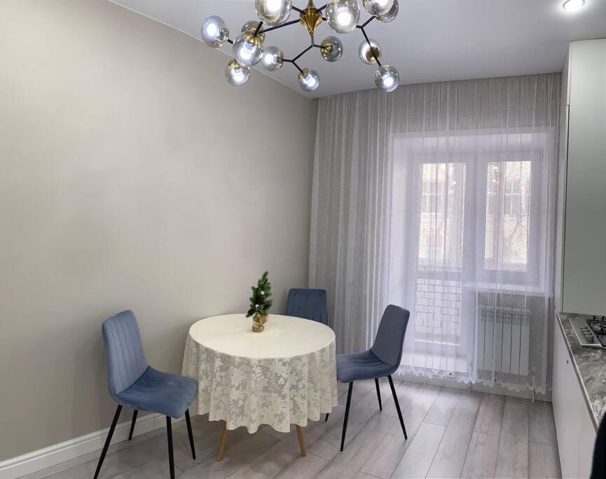 Vip Апартаменты В Центре Города Qostanaj Buitenkant foto